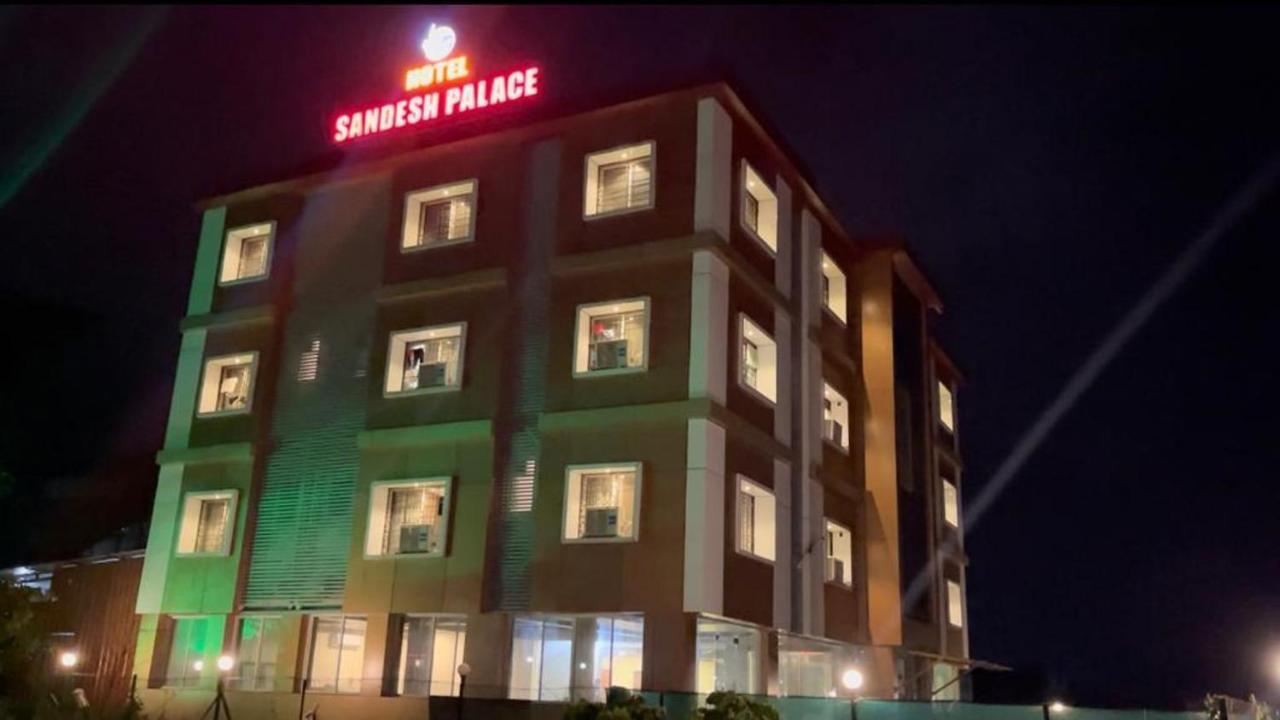Hotel Sandesh Palace Лонавла Екстер'єр фото