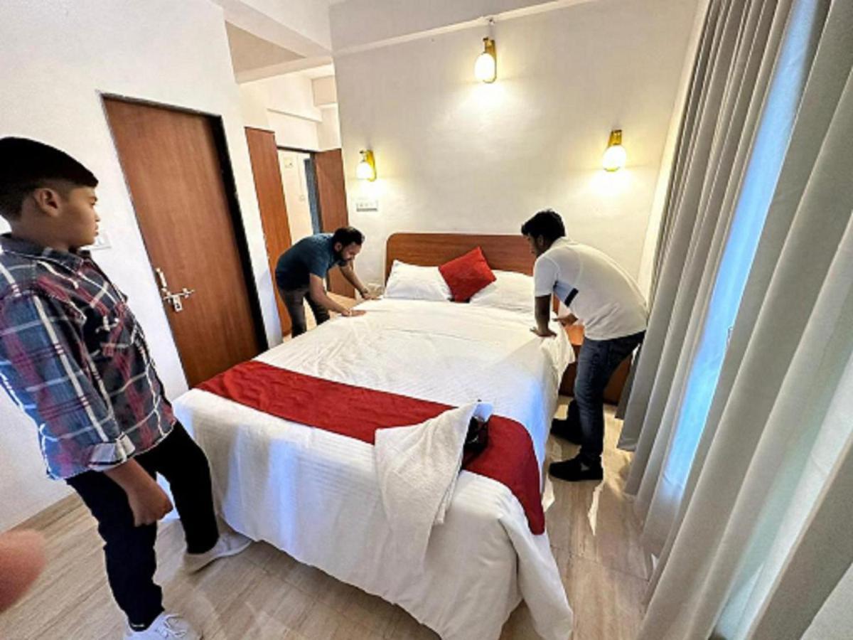 Hotel Sandesh Palace Лонавла Екстер'єр фото