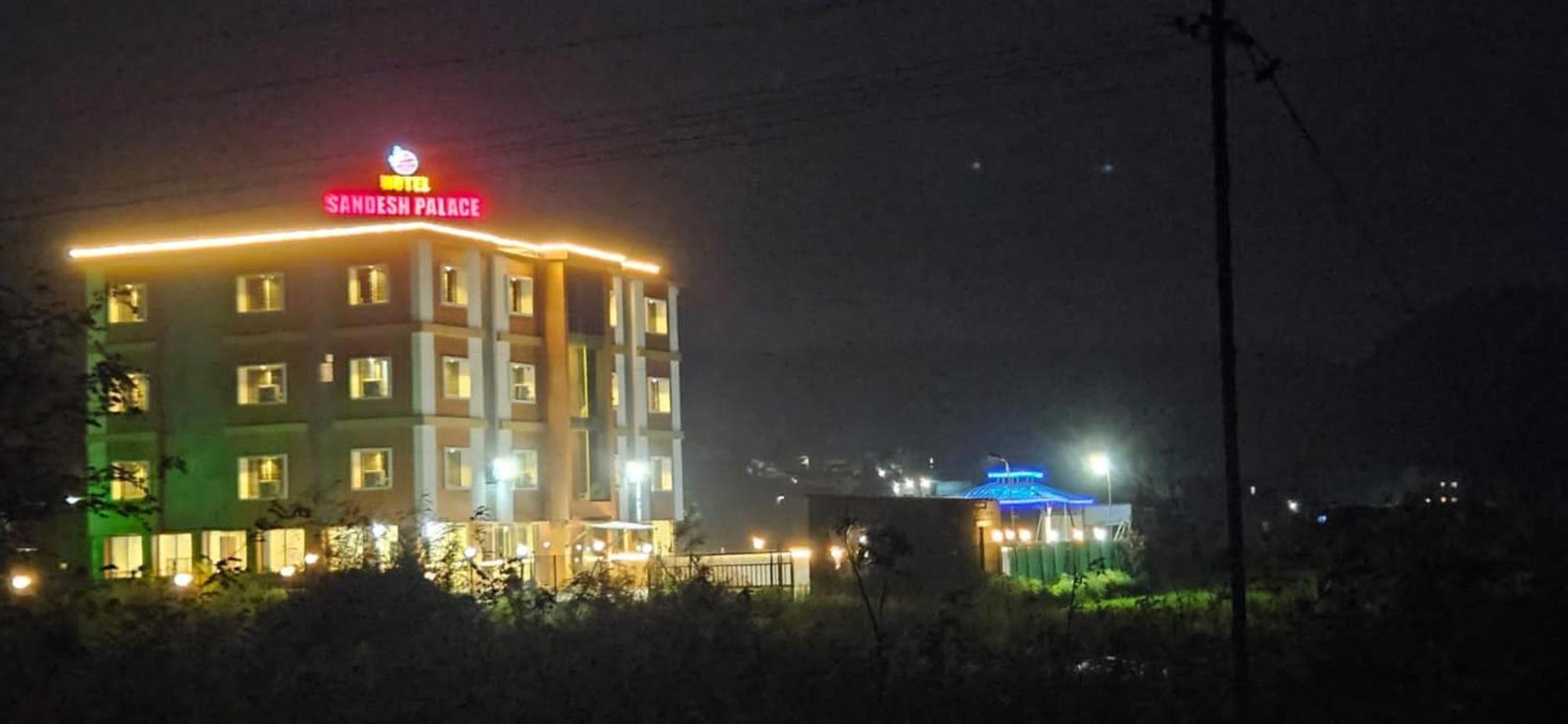 Hotel Sandesh Palace Лонавла Екстер'єр фото
